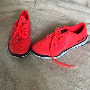 Reebok Zrated training shoes with nanoweb. Size 6. Bright coral